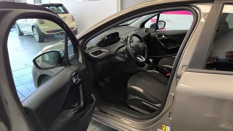 PEUGEOT 208 5P STYLE 1.2L PureTech 82