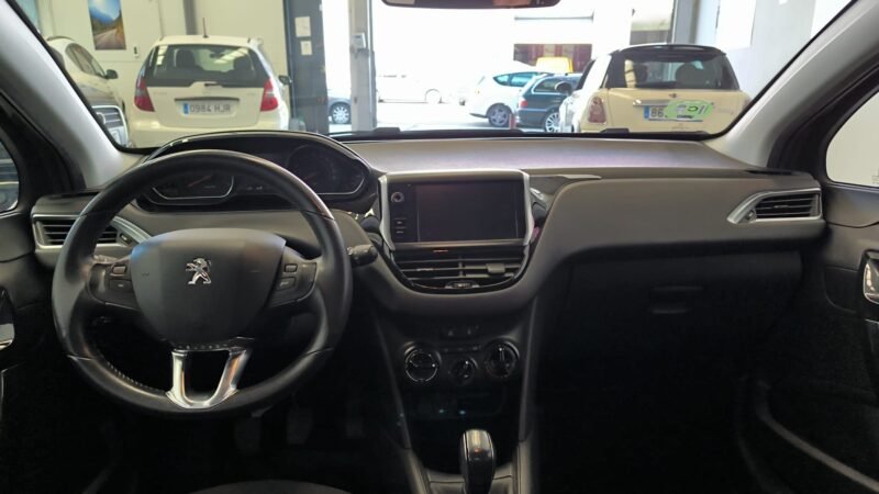 PEUGEOT 208 5P STYLE 1.2L PureTech 82