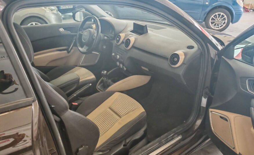 AUDI A1 1.6 TDI 105cv Attraction
