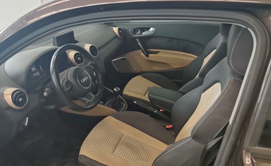 AUDI A1 1.6 TDI 105cv Attraction