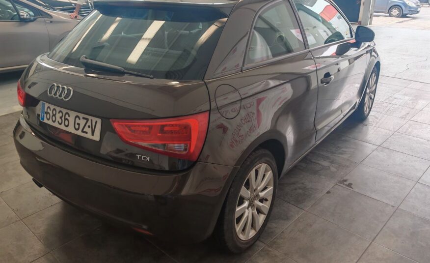 AUDI A1 1.6 TDI 105cv Attraction