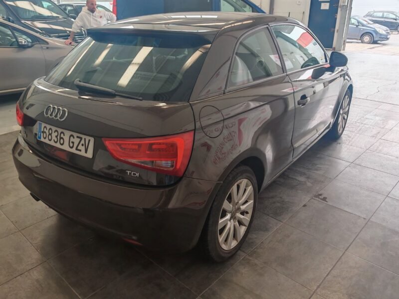 AUDI A1 1.6 TDI 105cv Attraction