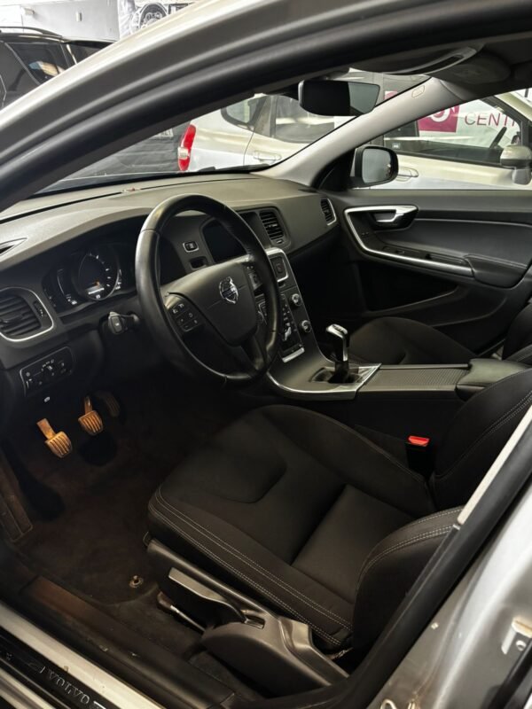 VOLVO V 60