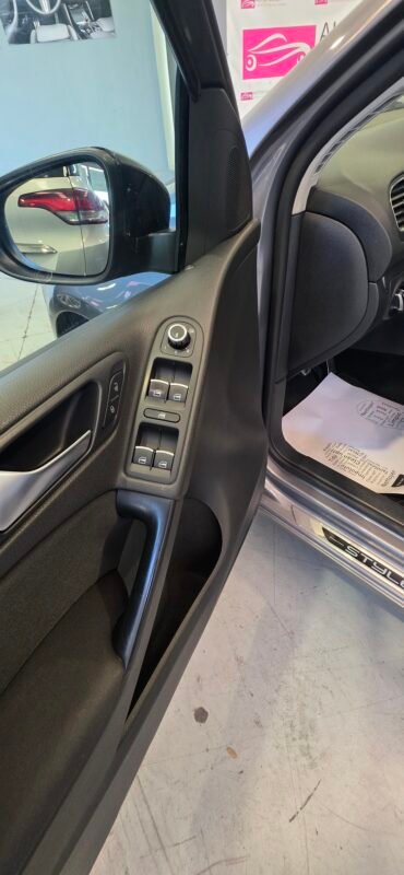 VOLKSWAGEN GOLF VI 1.6 TDI 105cv BlueMotion