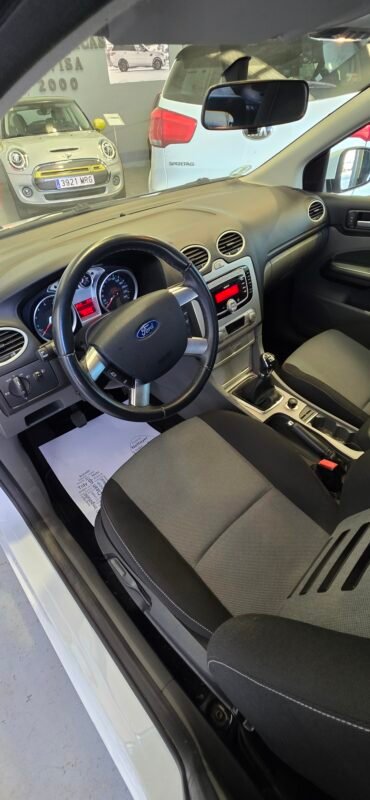 FORD FOCUS TREND 1.6 i