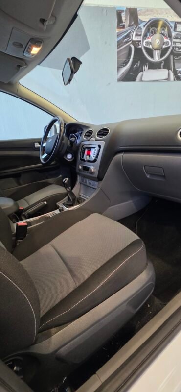 FORD FOCUS TREND 1.6 i