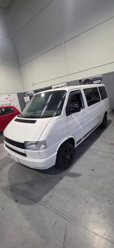 VOLKSWAGEN CARAVELLE T2