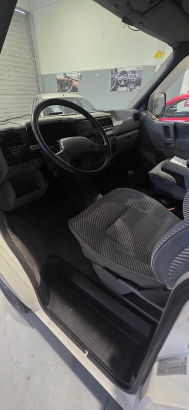 VOLKSWAGEN CARAVELLE T2
