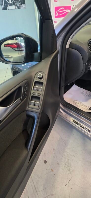 VOLKSWAGEN GOLF VI 1.6 TDI 105cv BlueMotion